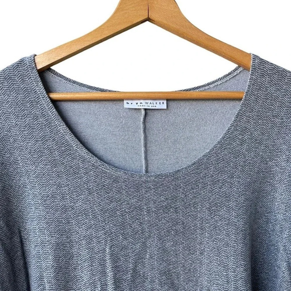 BRYN WALKER Tunic Asymmetrical Herringbone Pattern Siro Rayon Knit Blouse Gray L - Picture 3 of 3